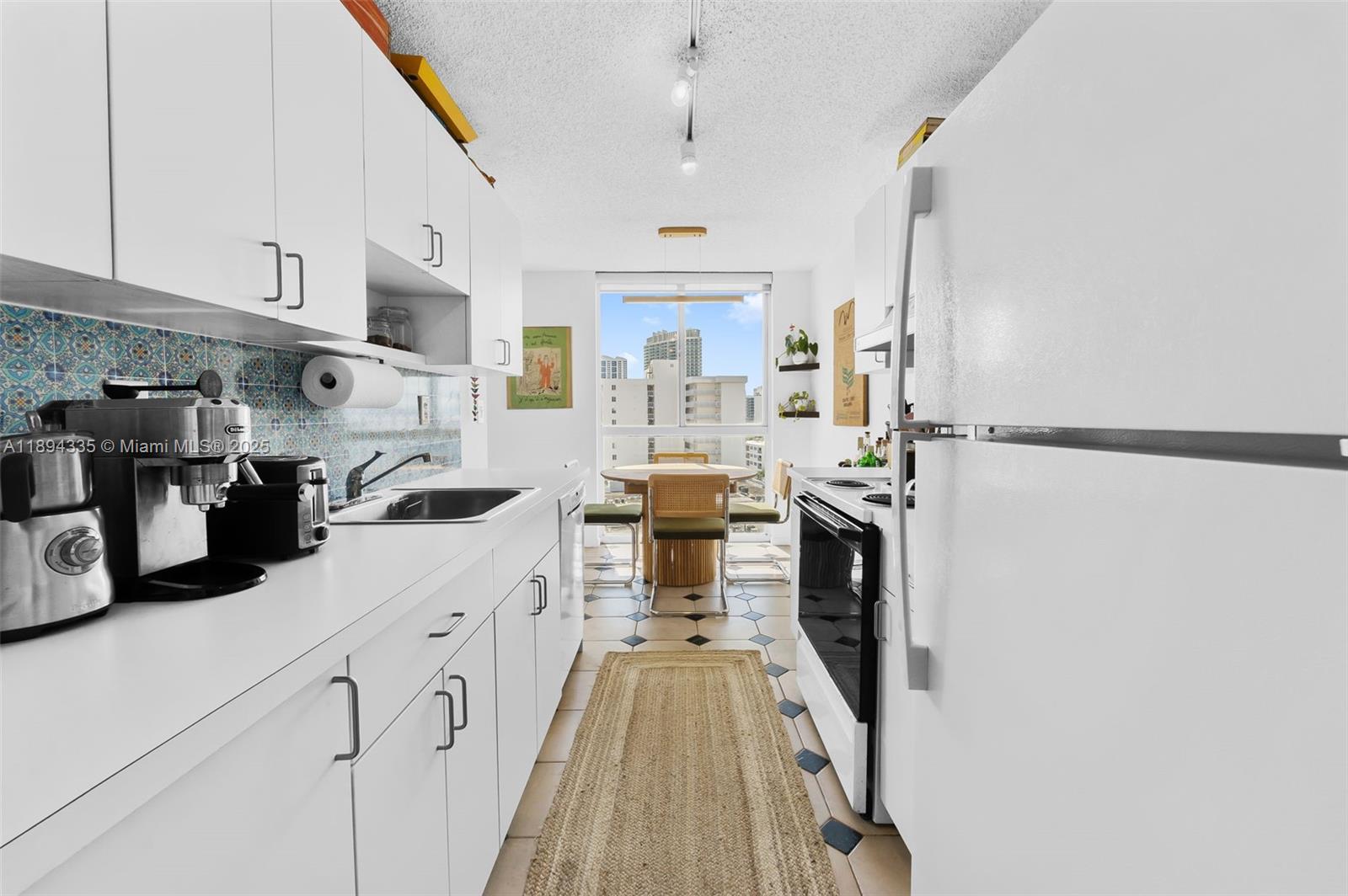 WEST BAY PLAZA CONDO - Residential
