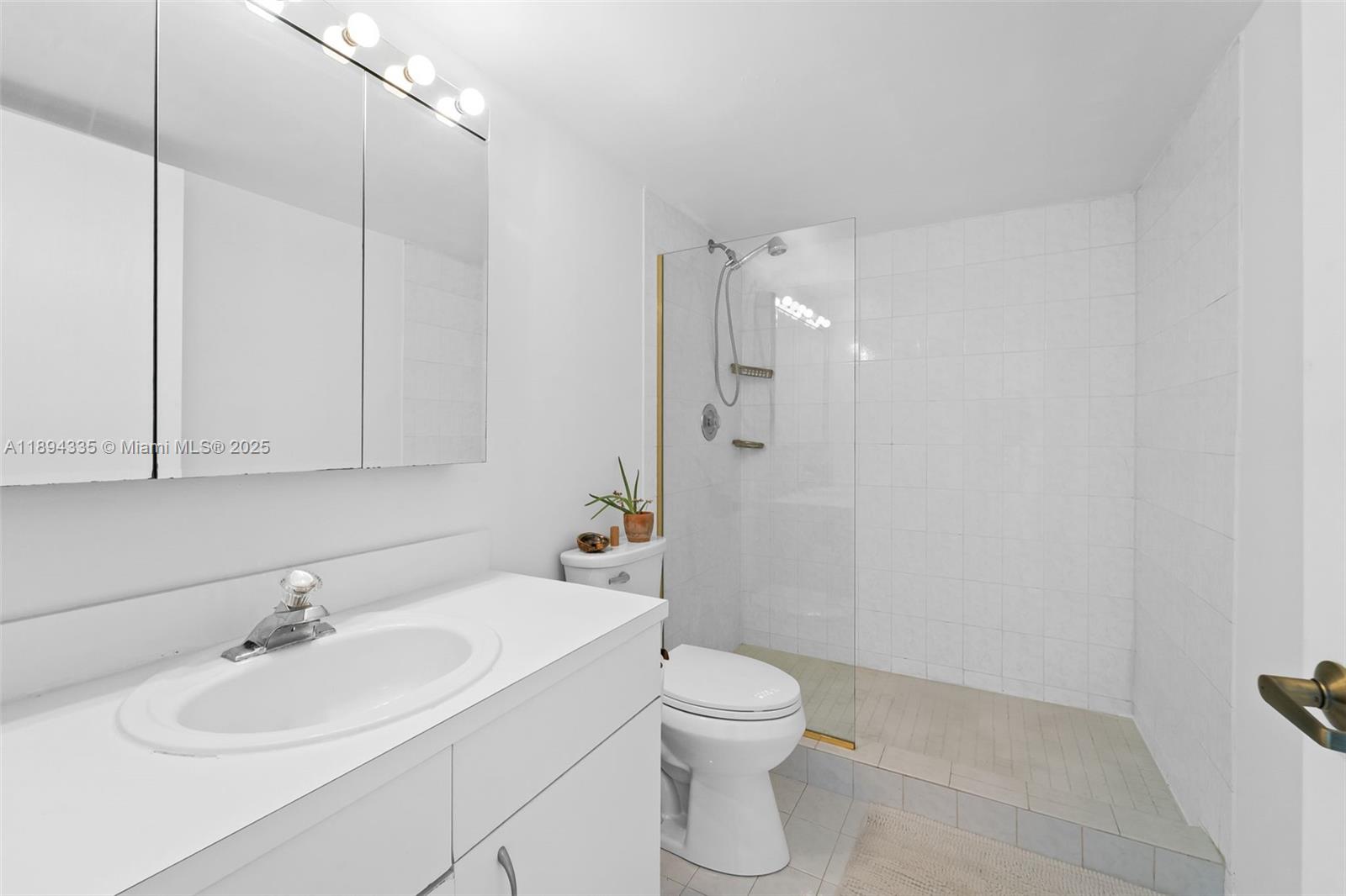 WEST BAY PLAZA CONDO - Residential