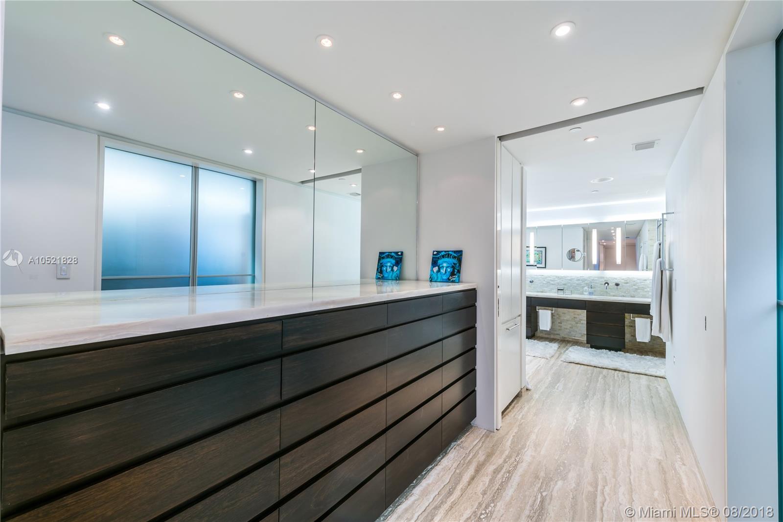 CONTINUUM ON SOUTH BEACH - Residential
