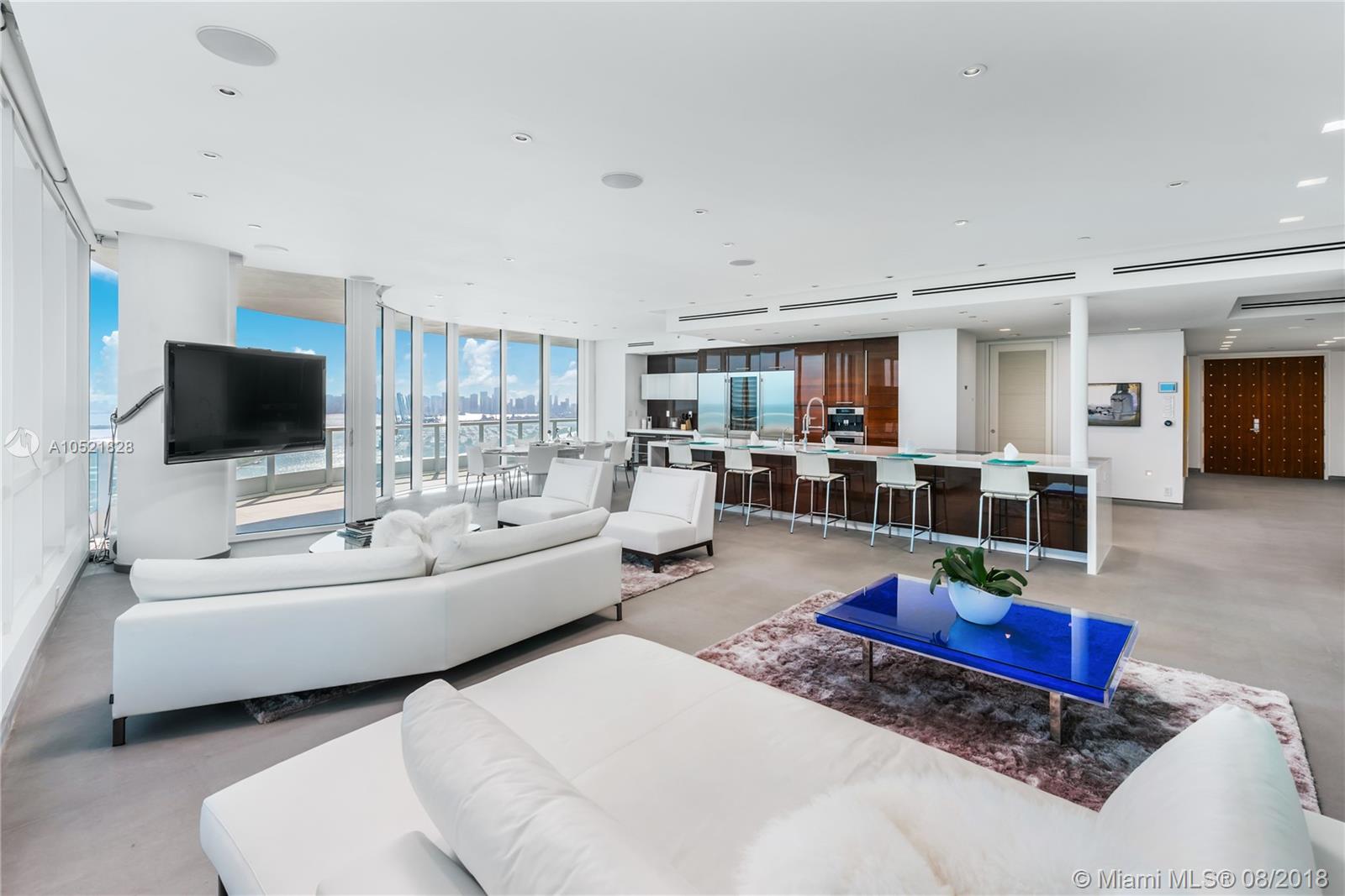 CONTINUUM ON SOUTH BEACH - Residential