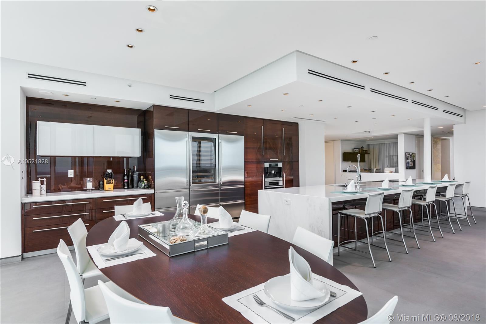 CONTINUUM ON SOUTH BEACH - Residential