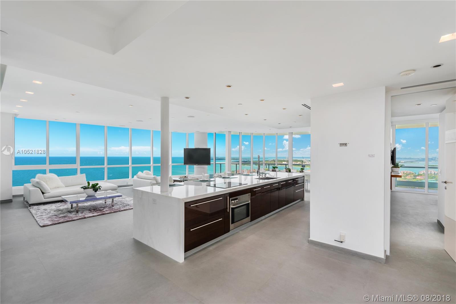 CONTINUUM ON SOUTH BEACH - Residential