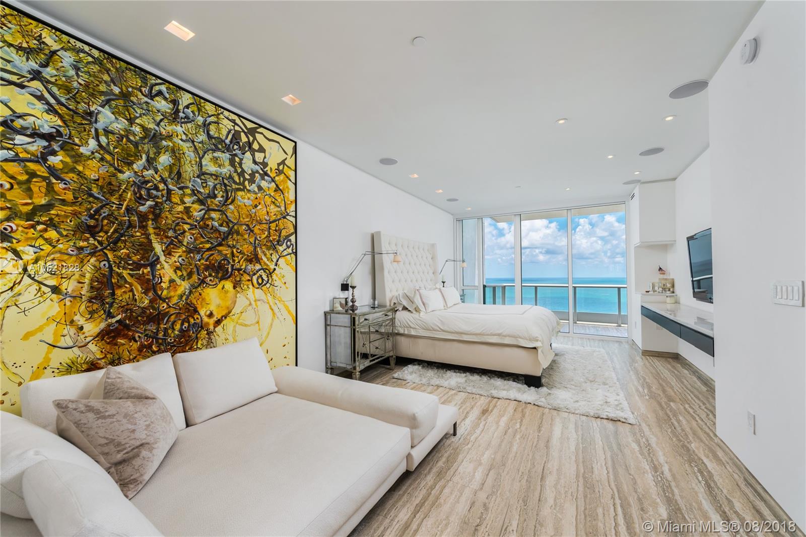 CONTINUUM ON SOUTH BEACH - Residential