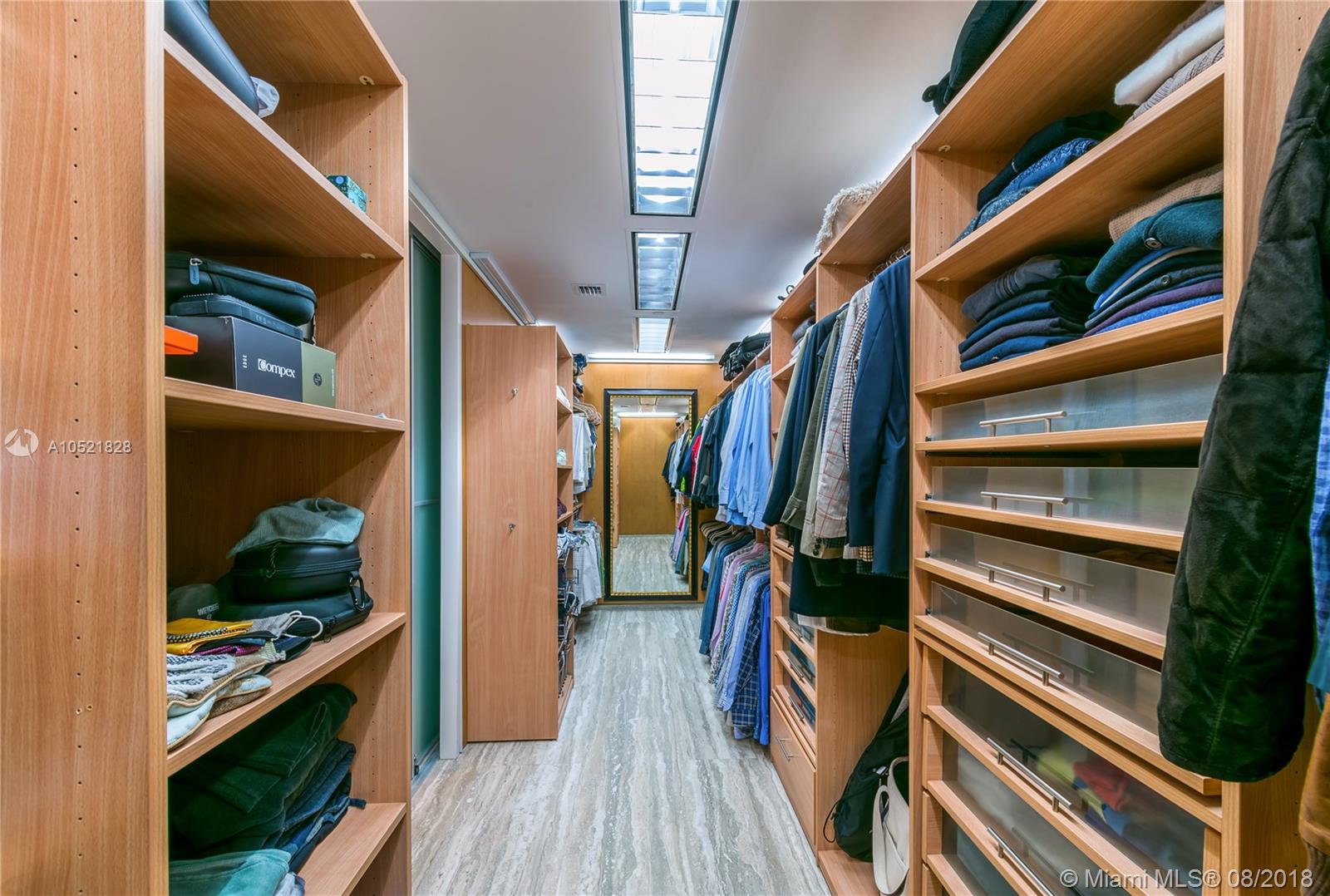 CONTINUUM ON SOUTH BEACH - Residential