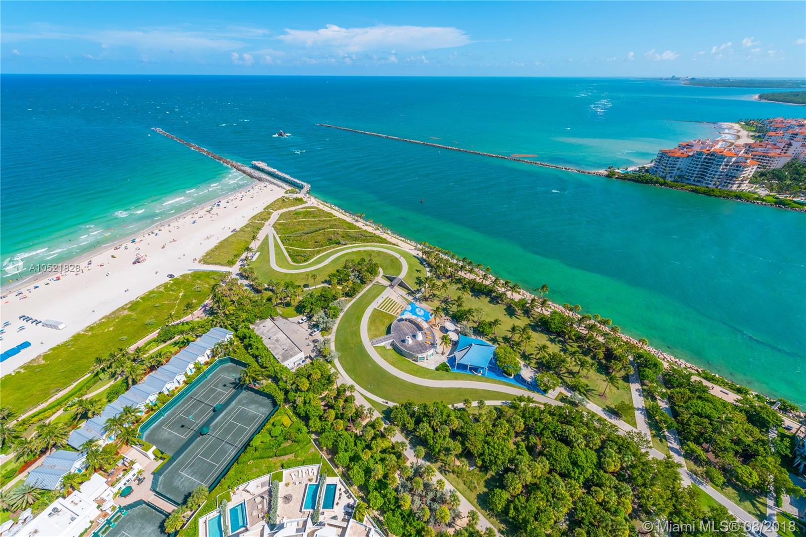 CONTINUUM ON SOUTH BEACH - Residential