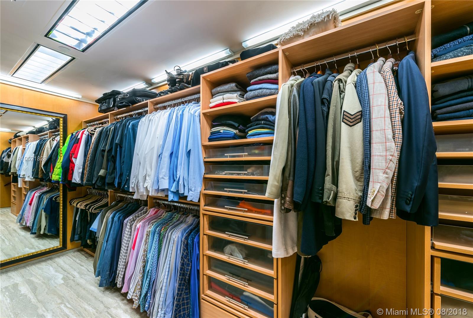 CONTINUUM ON SOUTH BEACH - Residential