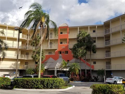 Photo of 8290 Lake Dr #440, Doral, FL 33166 (MLS # A12072211)