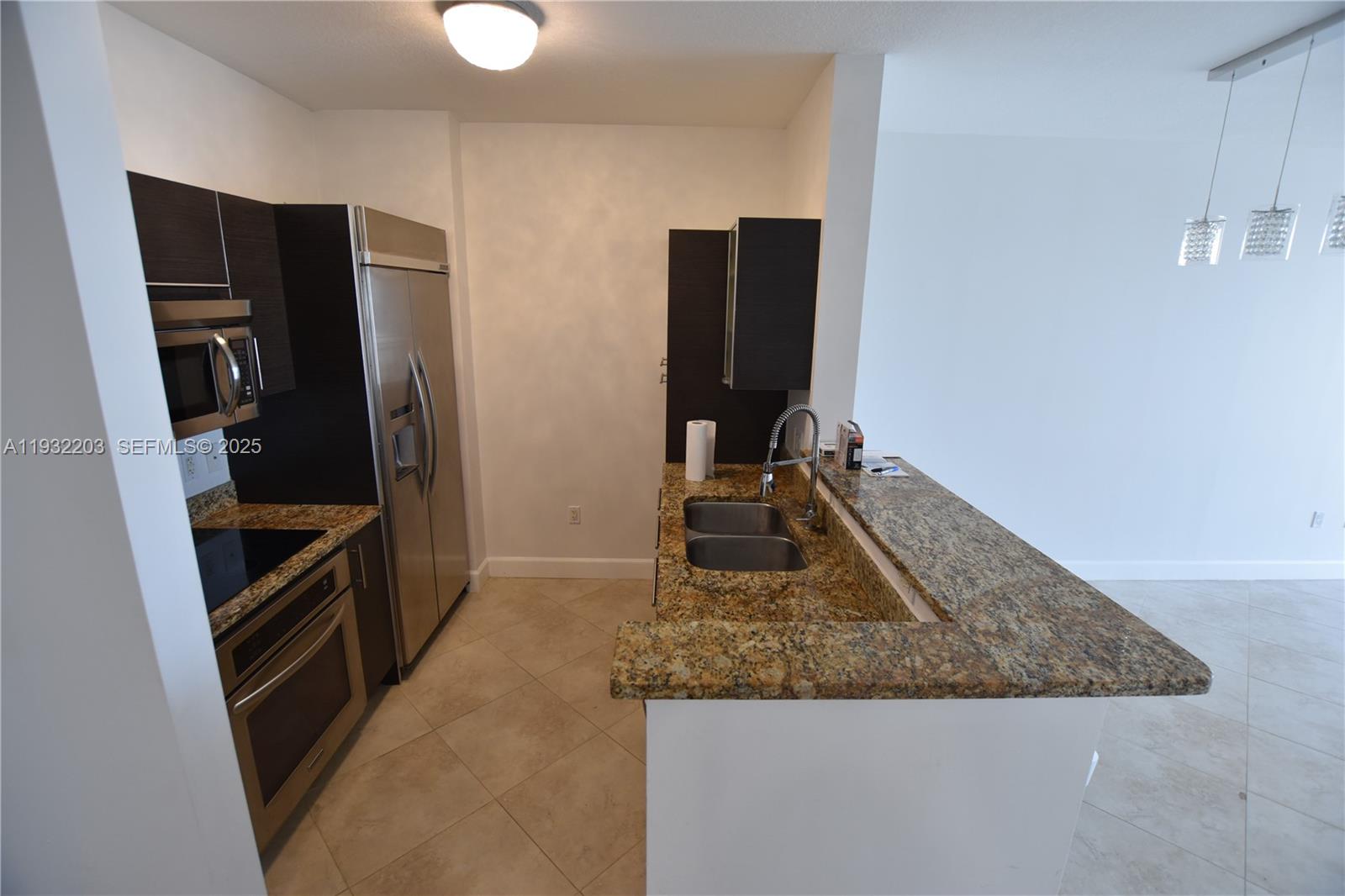 CITYPLACE SOUTH TOWER CON - Residential