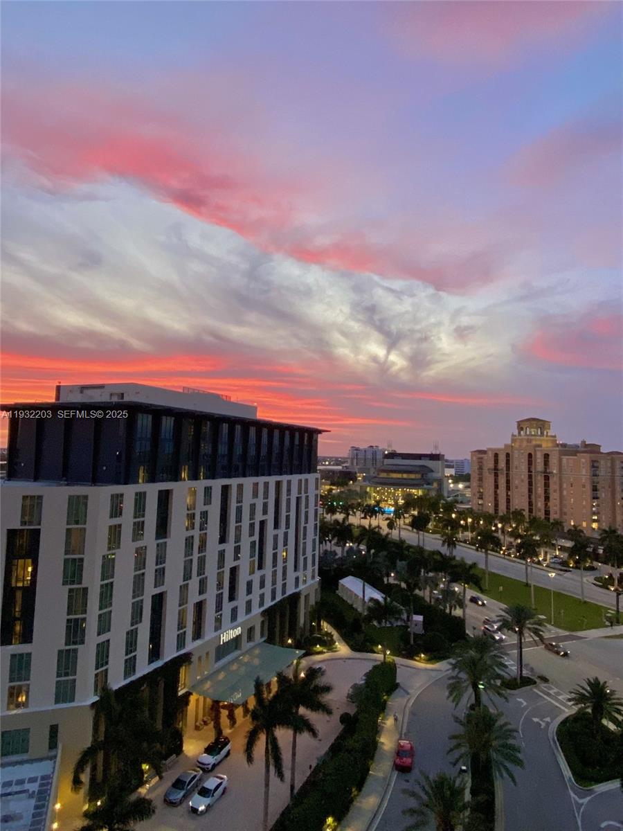 CITYPLACE SOUTH TOWER CON - Residential