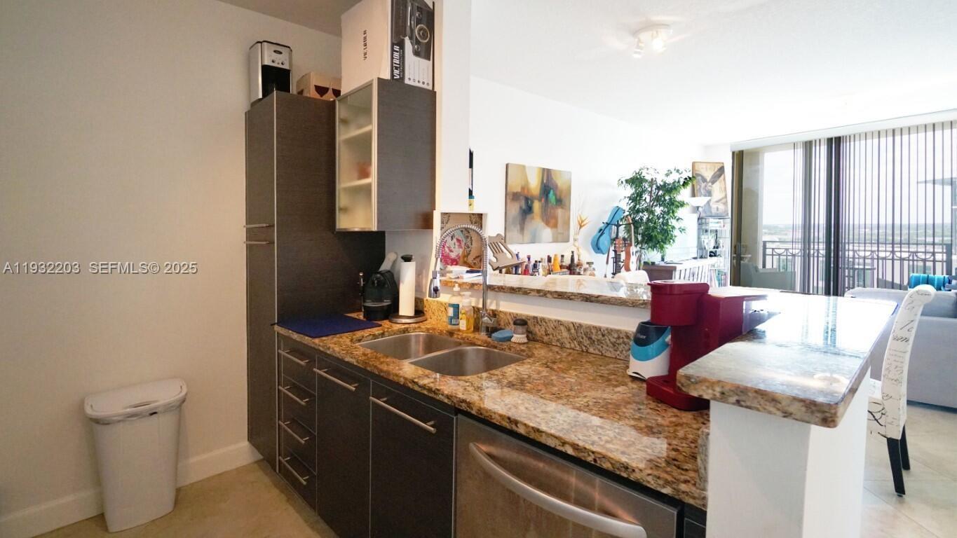 CITYPLACE SOUTH TOWER CON - Residential