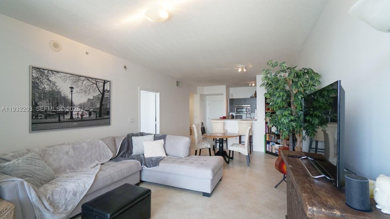 CITYPLACE SOUTH TOWER CON - Residential