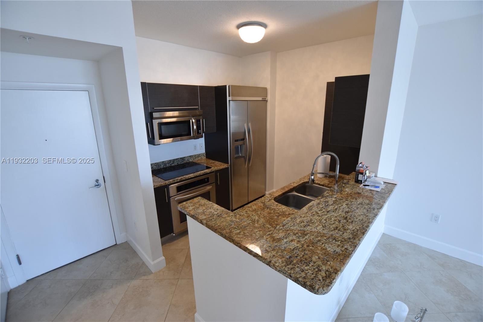 CITYPLACE SOUTH TOWER CON - Residential