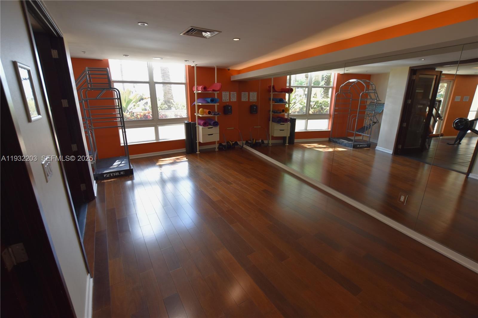 CITYPLACE SOUTH TOWER CON - Residential