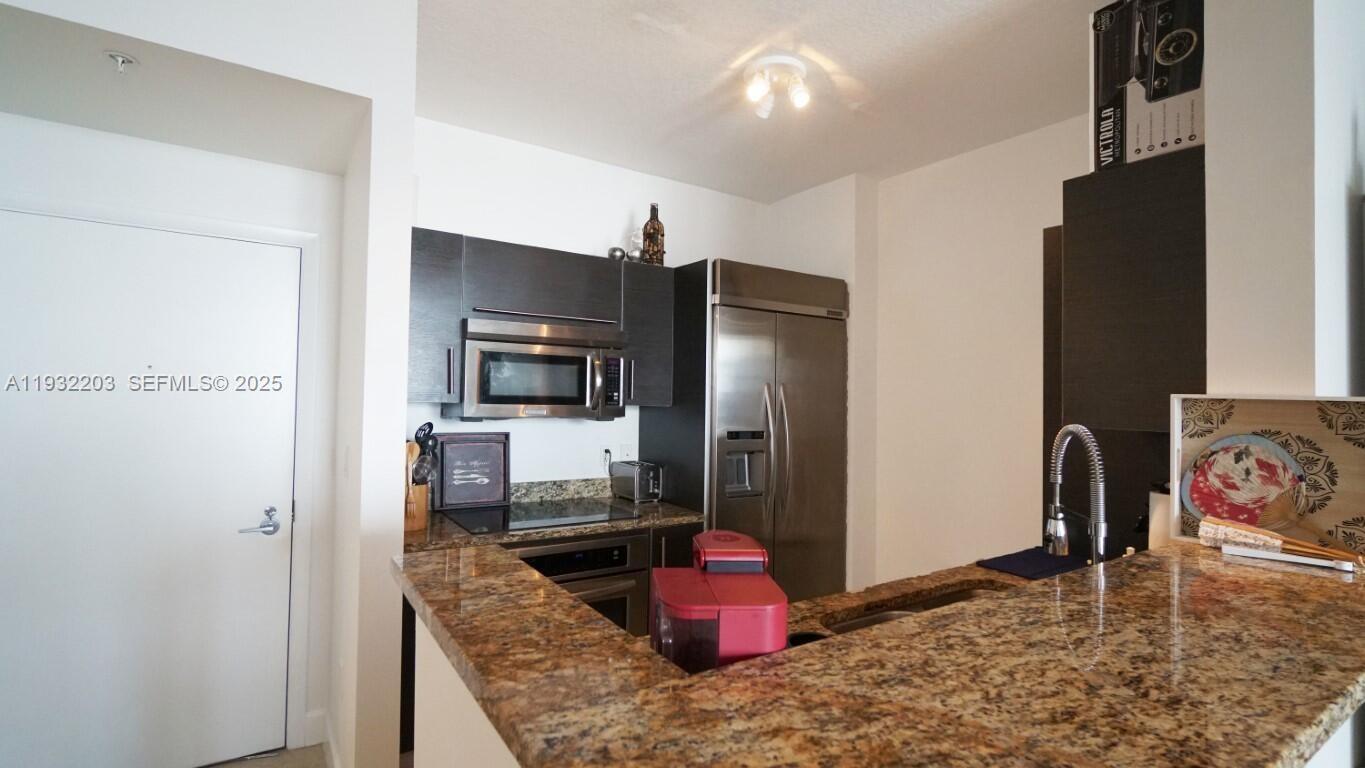 CITYPLACE SOUTH TOWER CON - Residential