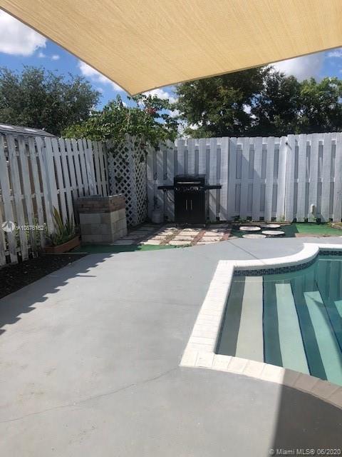 PALM-AIRE VILLAGE 3RD SEC - Residential Lease