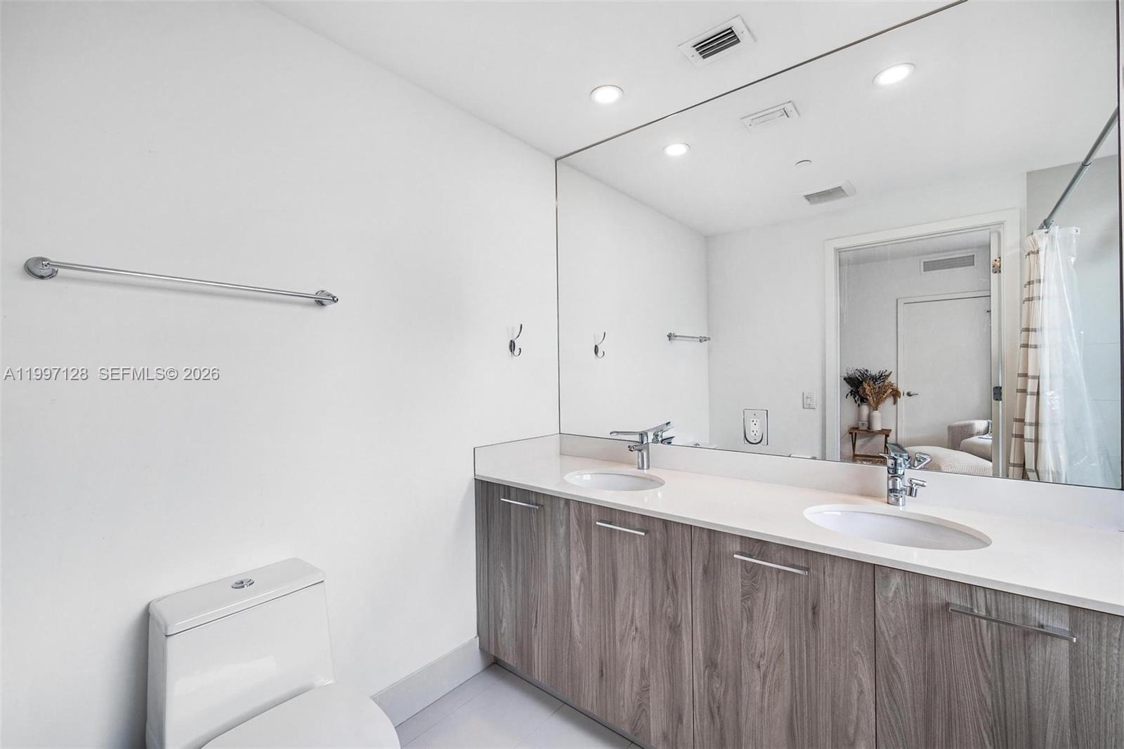 PARAISO BAYVIEWS CONDO - Residential Lease