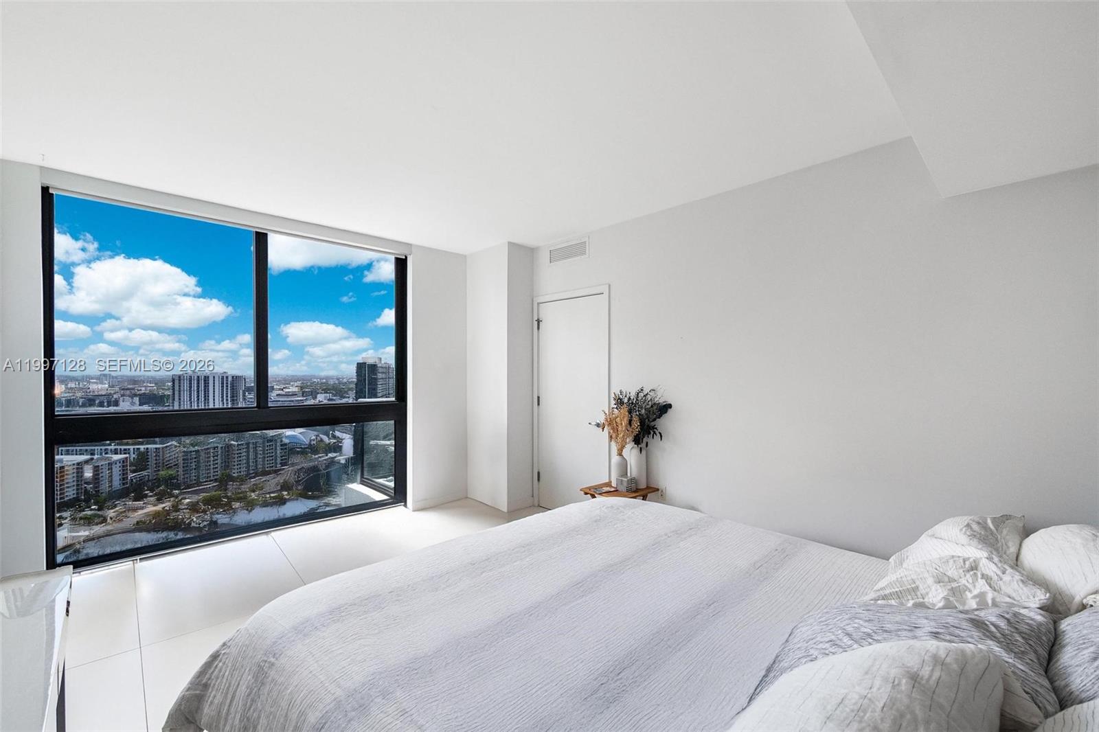 PARAISO BAYVIEWS CONDO - Residential Lease