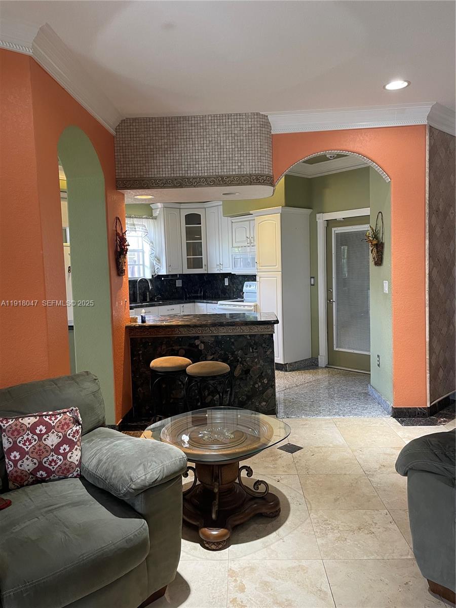 ACRES LAKE ESTATES - Residential Lease