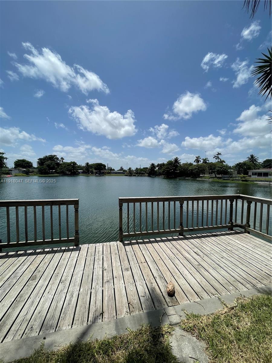 ACRES LAKE ESTATES - Residential Lease