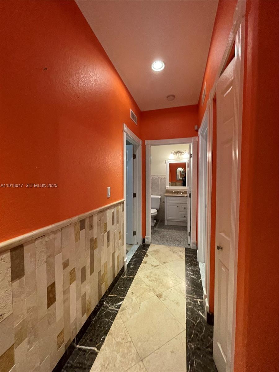 ACRES LAKE ESTATES - Residential Lease