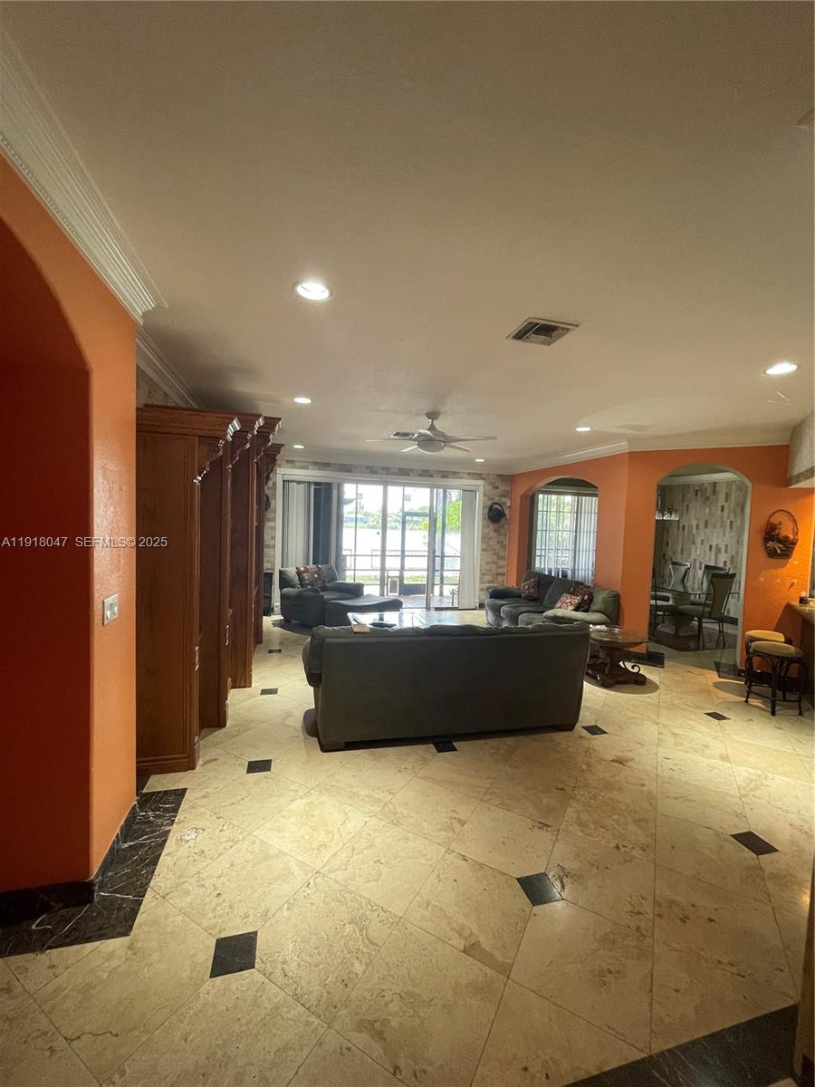 ACRES LAKE ESTATES - Residential Lease