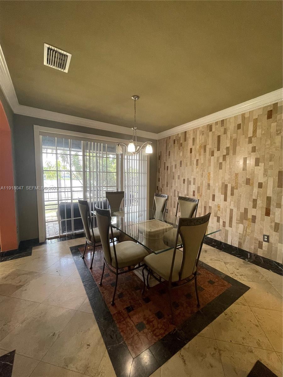 ACRES LAKE ESTATES - Residential Lease