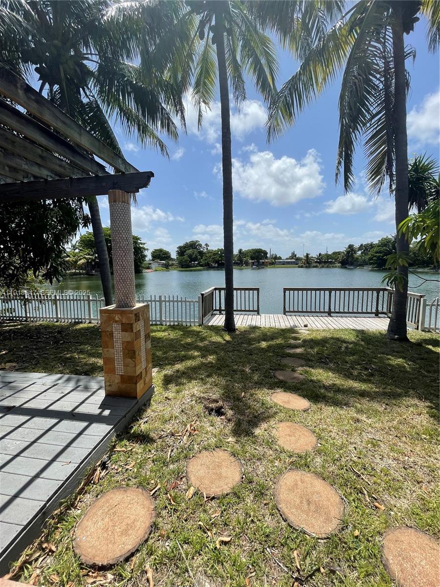 ACRES LAKE ESTATES - Residential Lease