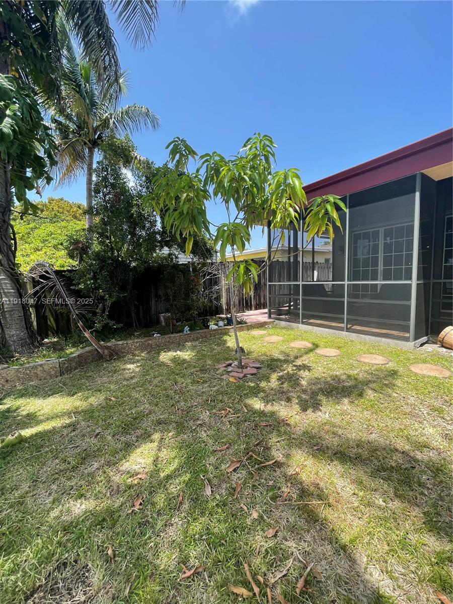 ACRES LAKE ESTATES - Residential Lease