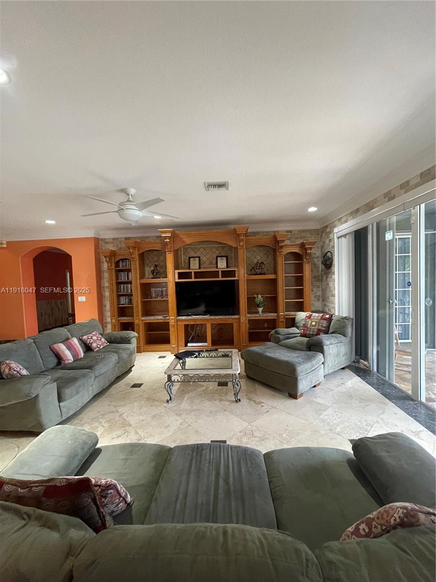 ACRES LAKE ESTATES - Residential Lease