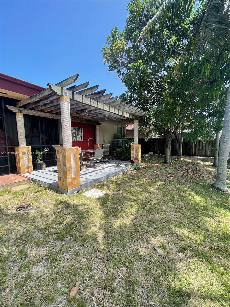 ACRES LAKE ESTATES - Residential Lease