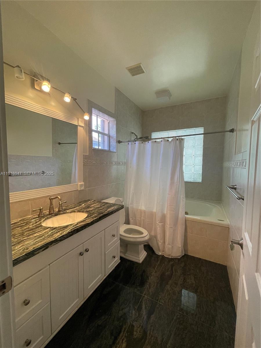 ACRES LAKE ESTATES - Residential Lease