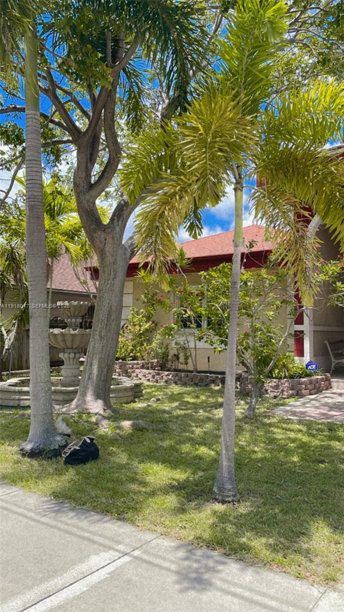 ACRES LAKE ESTATES - Residential Lease