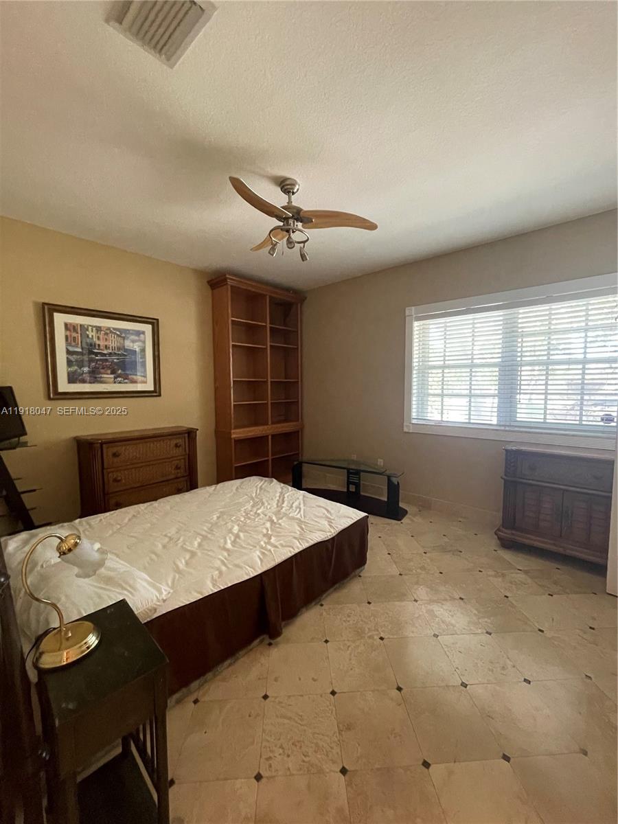 ACRES LAKE ESTATES - Residential Lease