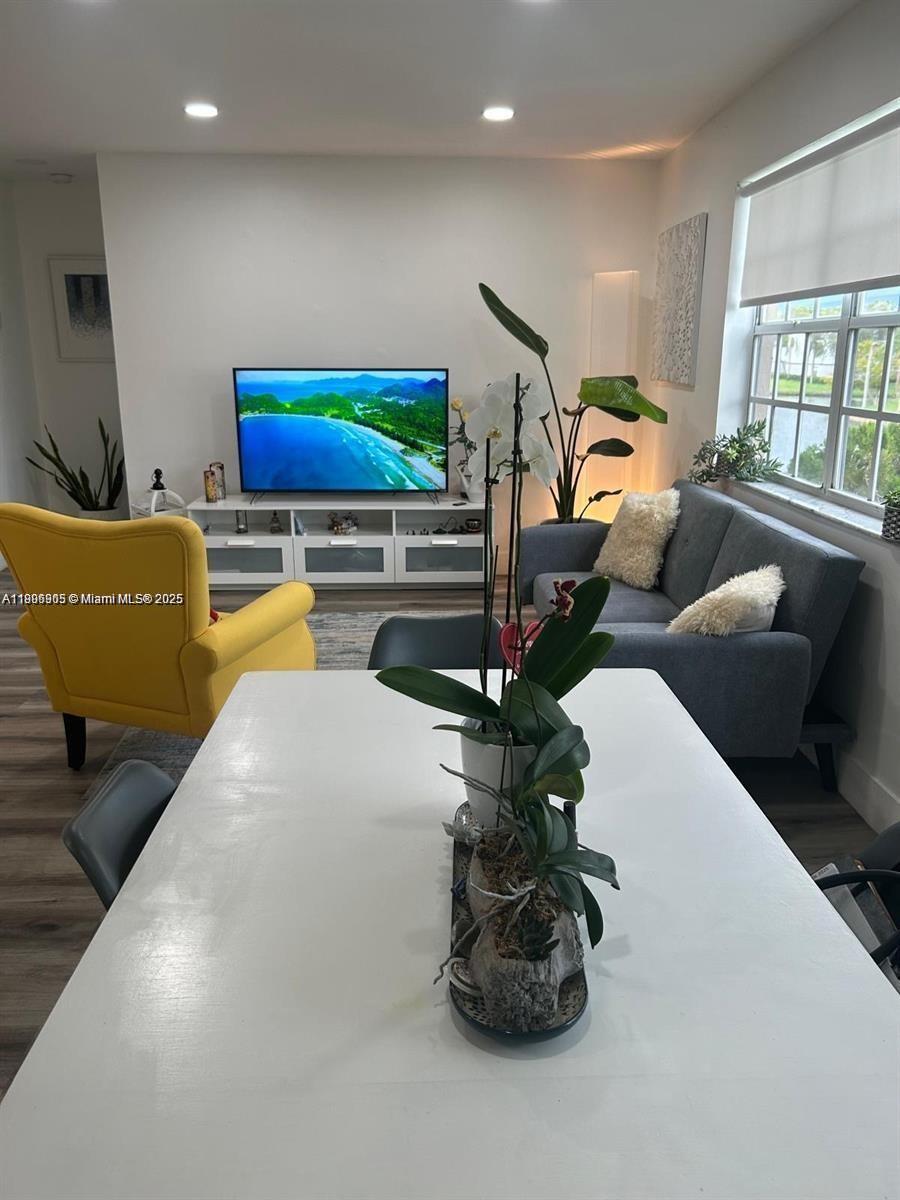 WINDMILL LAKES III CONDO - Residential