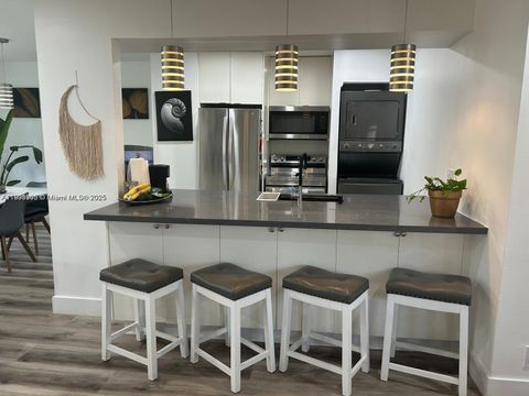 365 SW 86th Ave 204 Pembroke Pines FL 33025