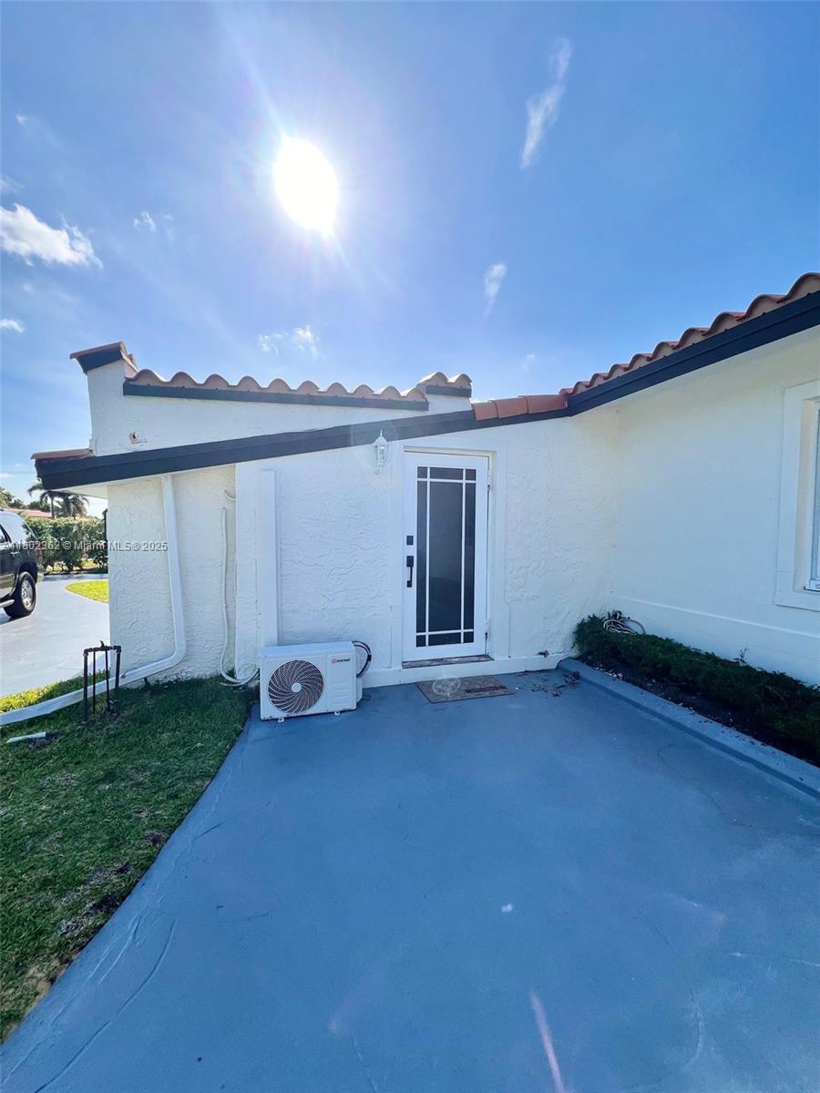 8941 Sw 20th St A, Miami, Broward County, Florida - 1 Bathrooms - 