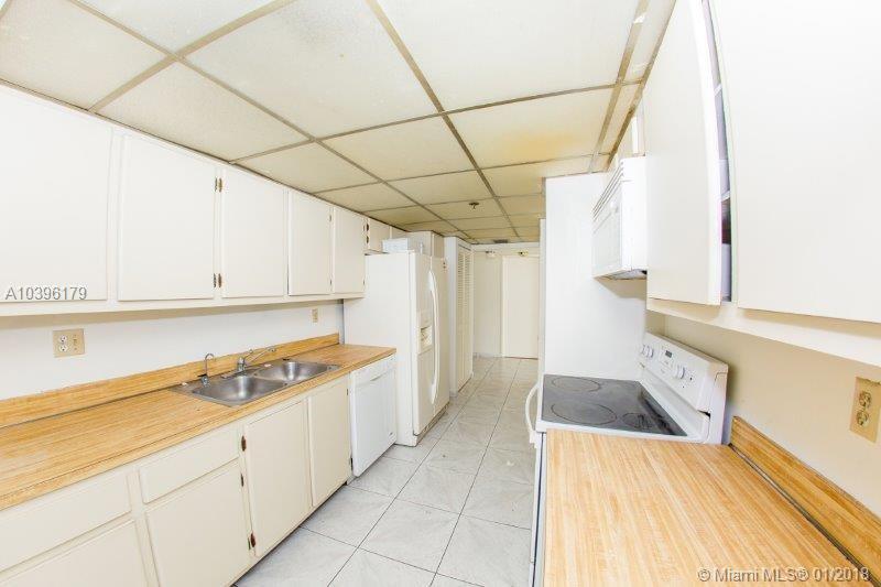 WINSTON TOWERS 600 CONDO - Residential