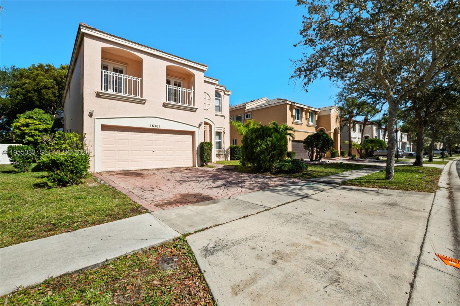 RIVIERA ISLES II - Residential Lease