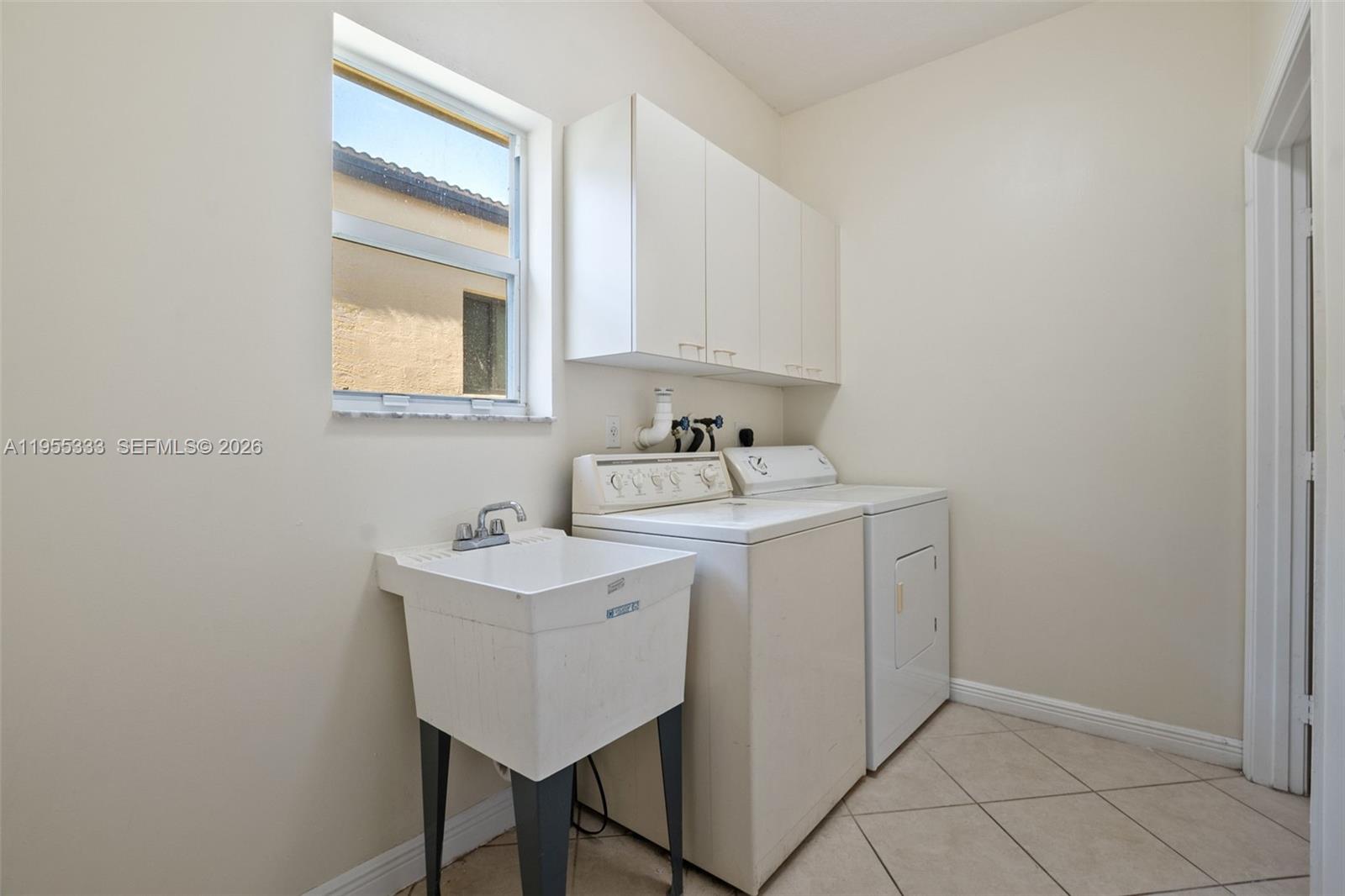 RIVIERA ISLES II - Residential Lease