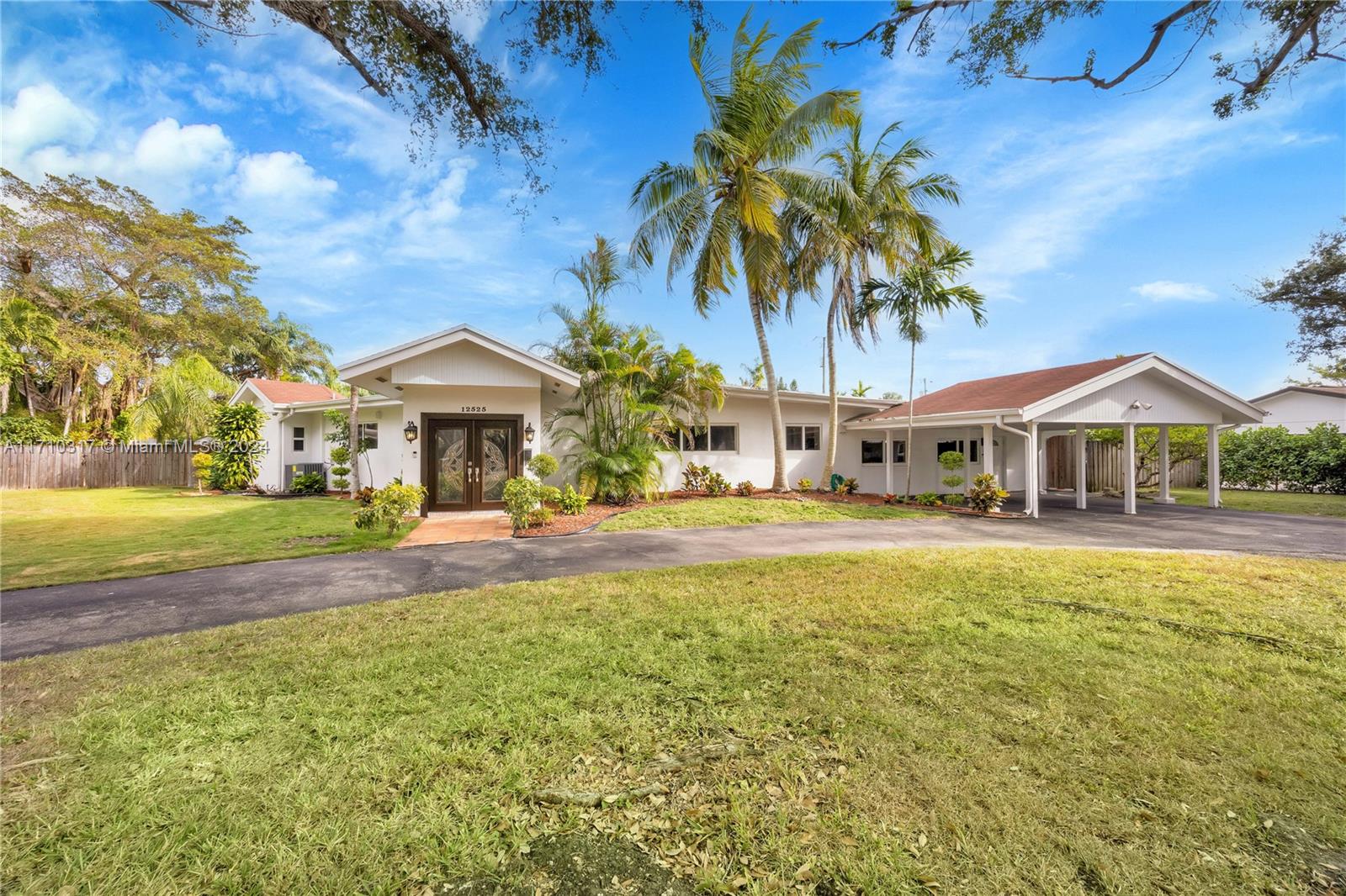 12525 Sw 72nd Ave, Pinecrest, Miami-Dade County, Florida - 5 Bedrooms  
4 Bathrooms - 