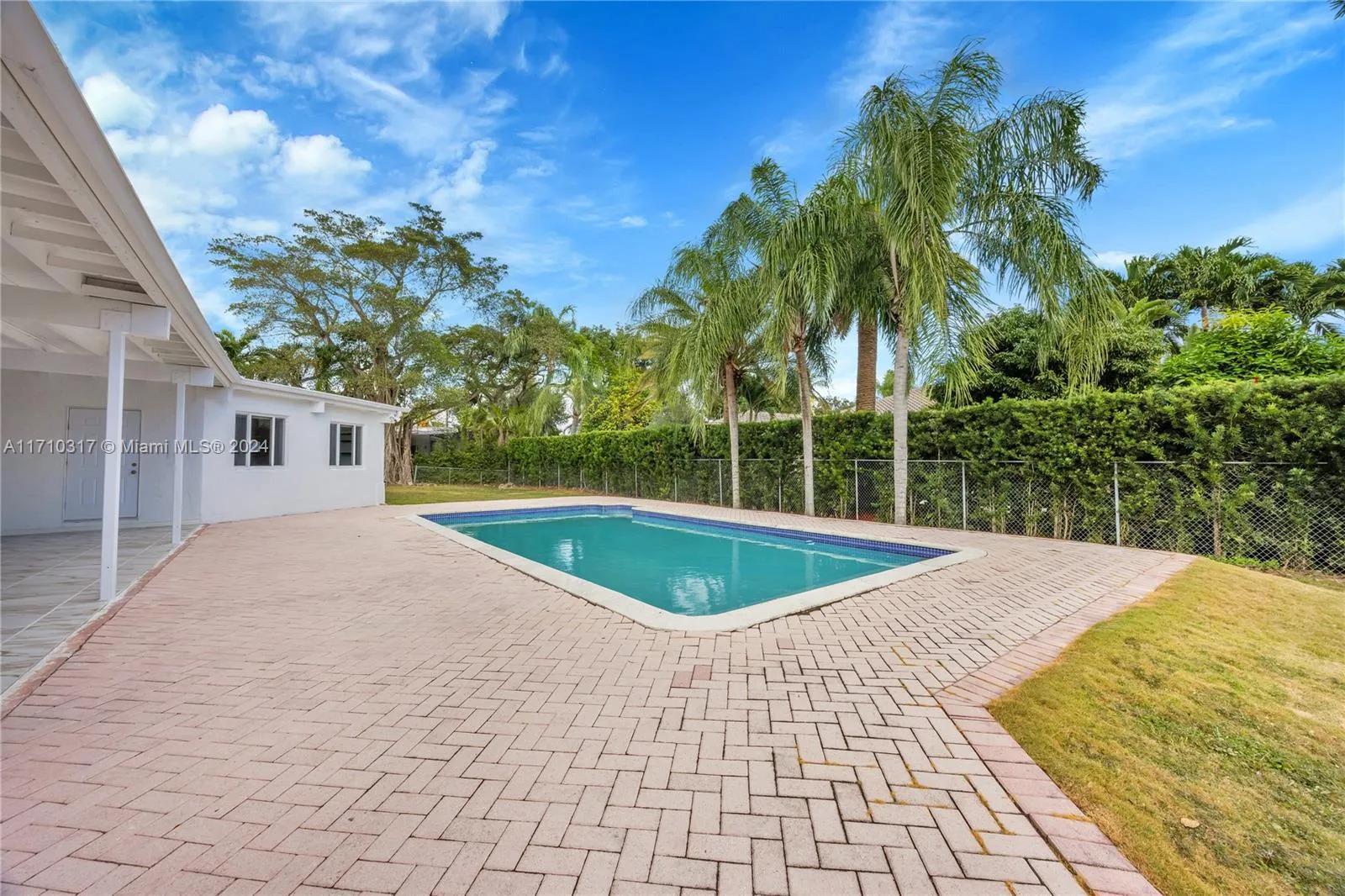 Pinecrest, Florida 33156, United States, 5 Bedrooms Bedrooms, ,4 BathroomsBathrooms,Residential,Active,26108