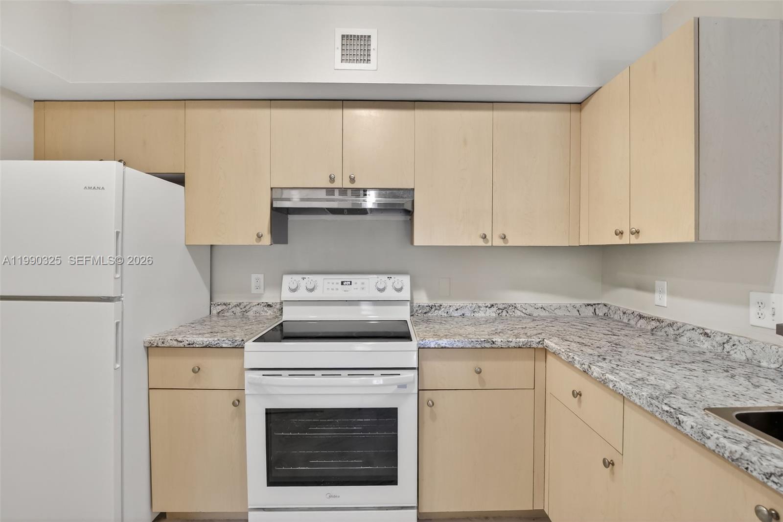 AVENTINE AT MIRAMAR BLDG - Residential Lease
