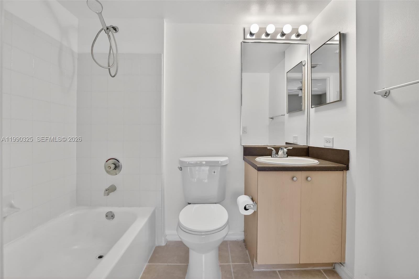AVENTINE AT MIRAMAR BLDG - Residential Lease