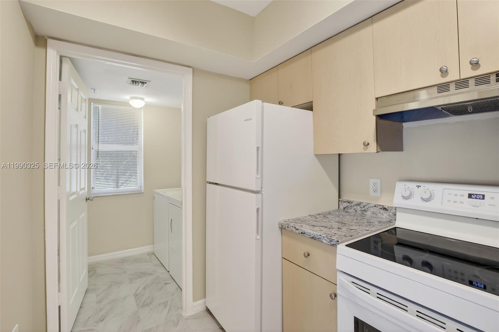 AVENTINE AT MIRAMAR BLDG - Residential Lease