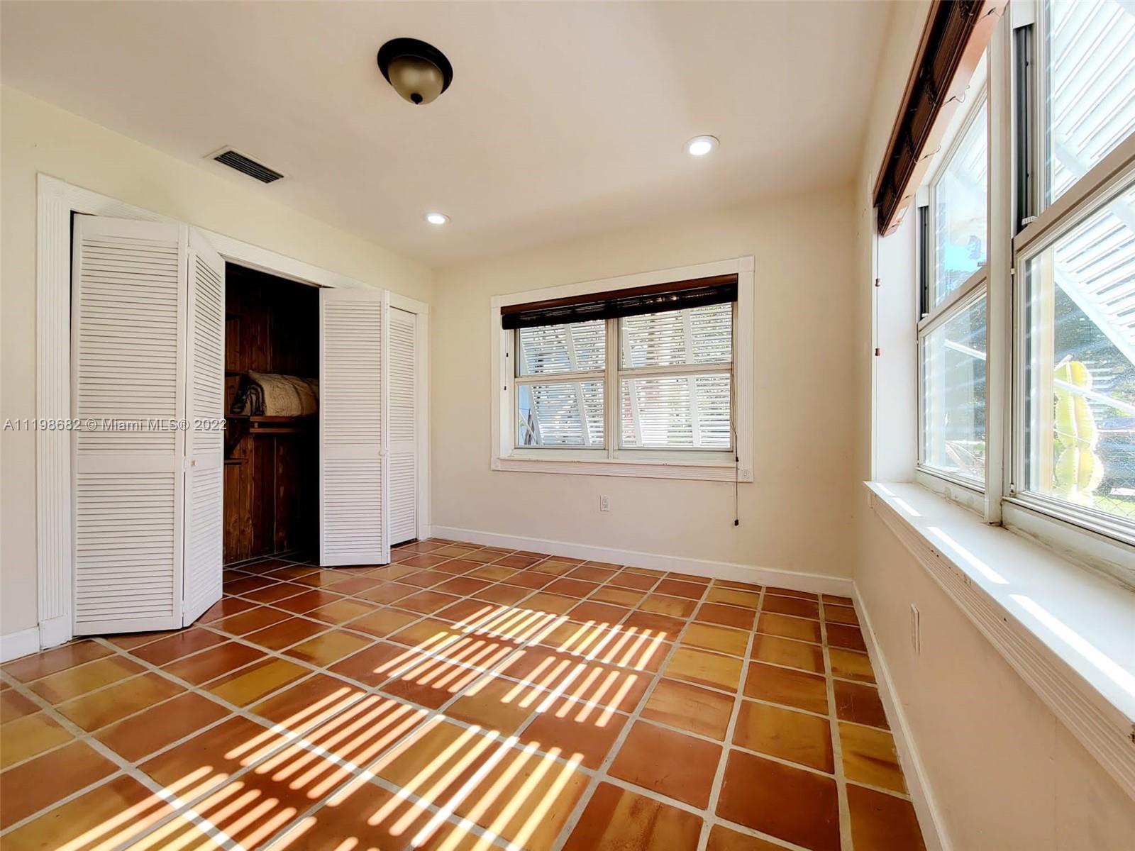 MERION PARK MANOR 3RD ADD - Residential Lease