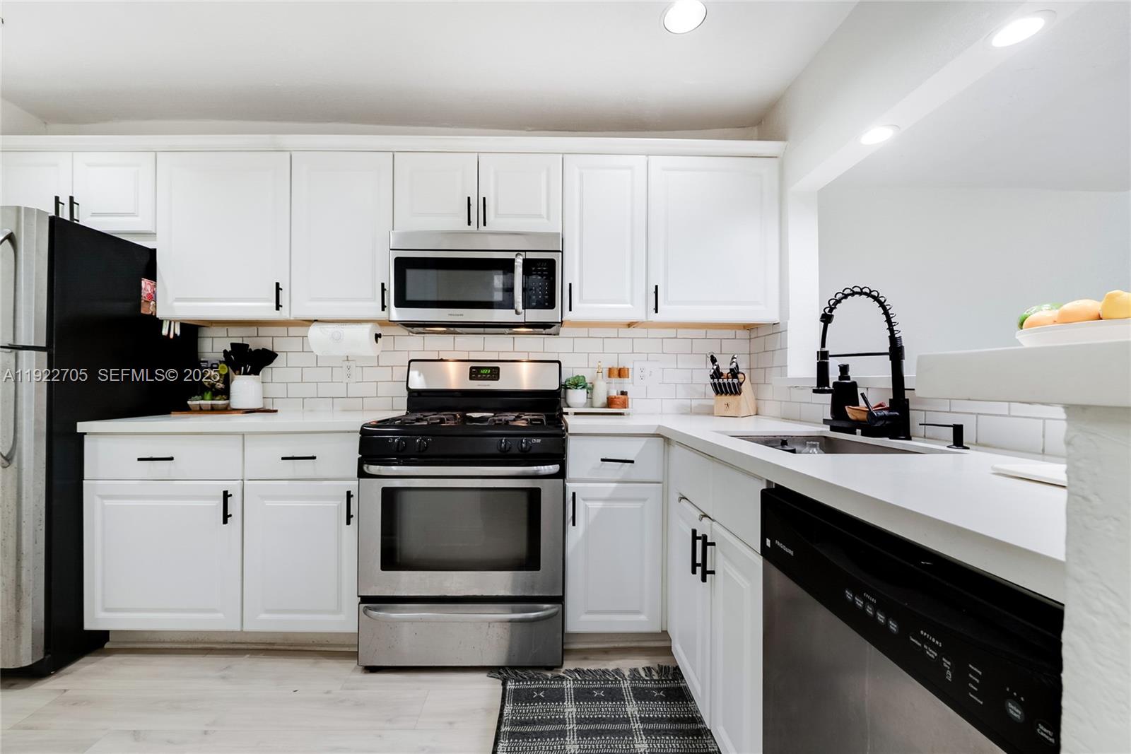 8650 SW 67th Ave 1042