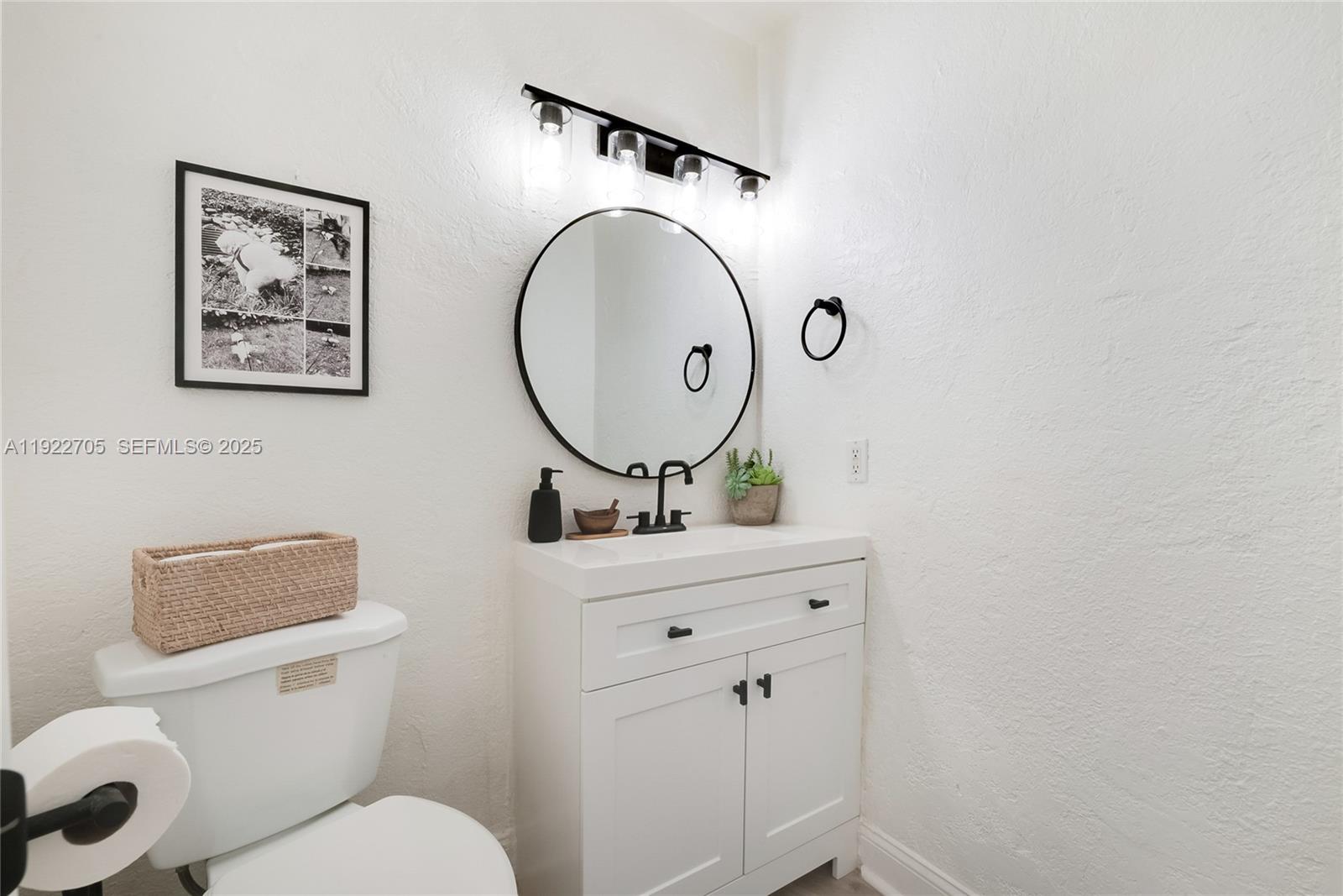 VILLAS OF PINECREST CONDO - Residential