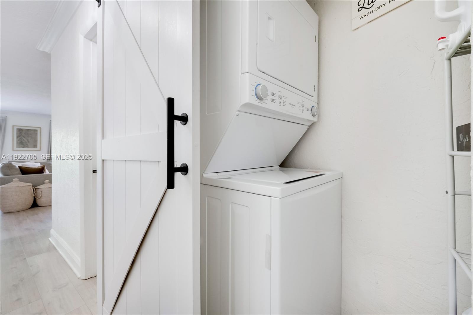 VILLAS OF PINECREST CONDO - Residential