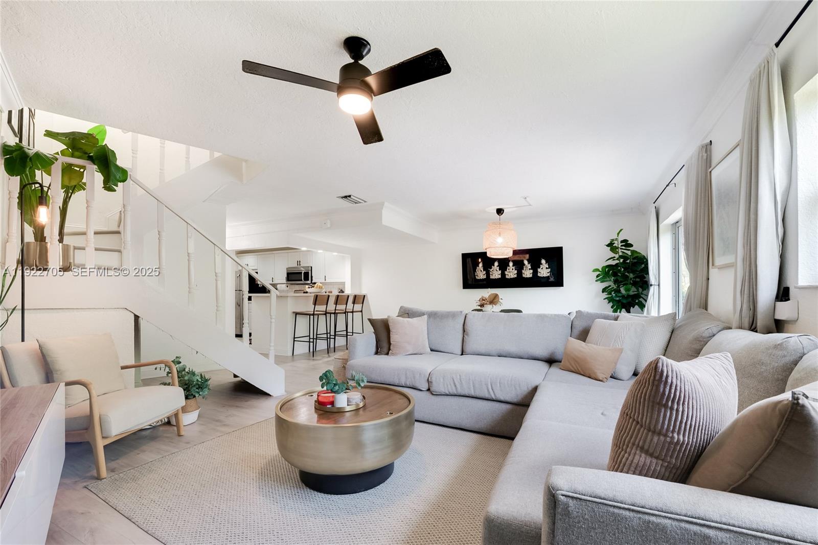 VILLAS OF PINECREST CONDO - Residential