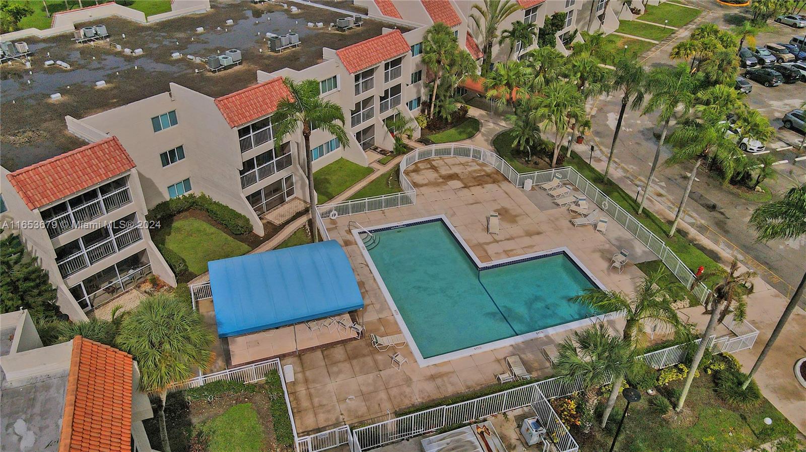 Photo 35 of 43 of 100 Lakeview Dr 314 condo